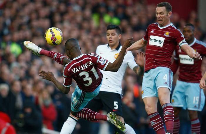 诺伊尔：第三球我知道出击会冒很大风险，当时想提前化解危险