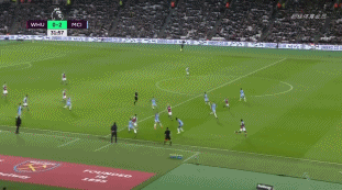 詹姆斯5中0一分未得，里夫斯扛起进攻大旗，首节湖人领先